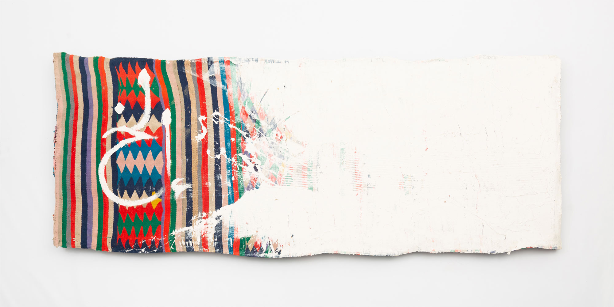 Zarbia 2...etc, 2019 Tapis traditionnel, peinture blanche 92 x 236 cm